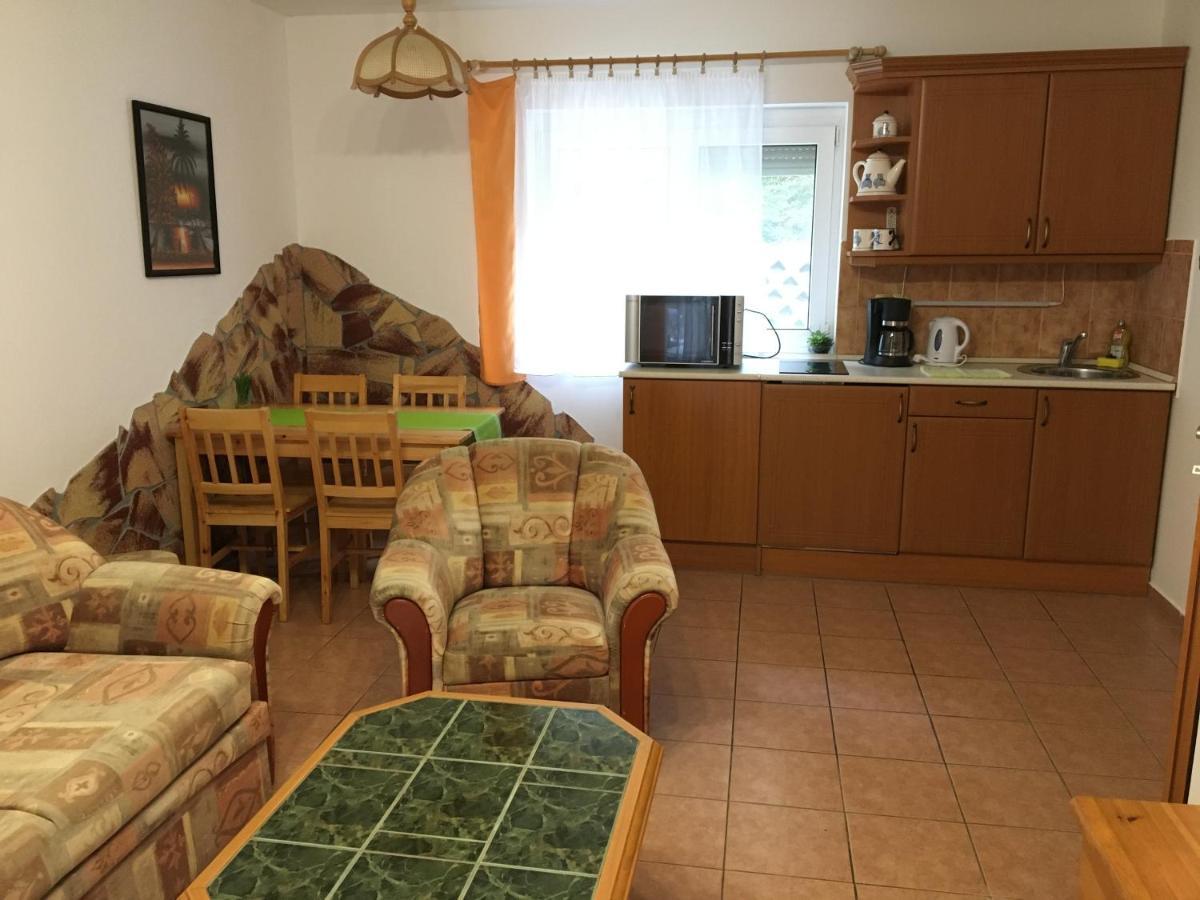 Central Apartments Залакарош Экстерьер фото