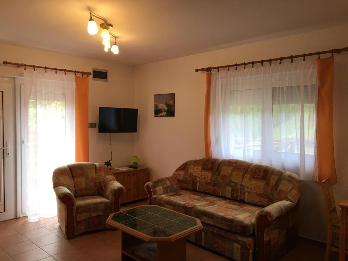 Central Apartments Залакарош Экстерьер фото